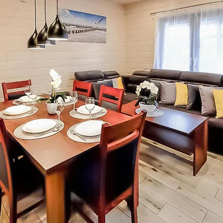Stunning In With Wifi Holiday home Mielenko
